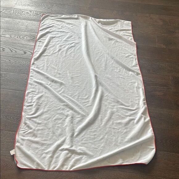 Colorful Tropical Beach Towel - fab fit fun - Picture 2 of 2